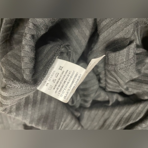 Long sleeve black rib dress w/pockets - Picture 7 of 12